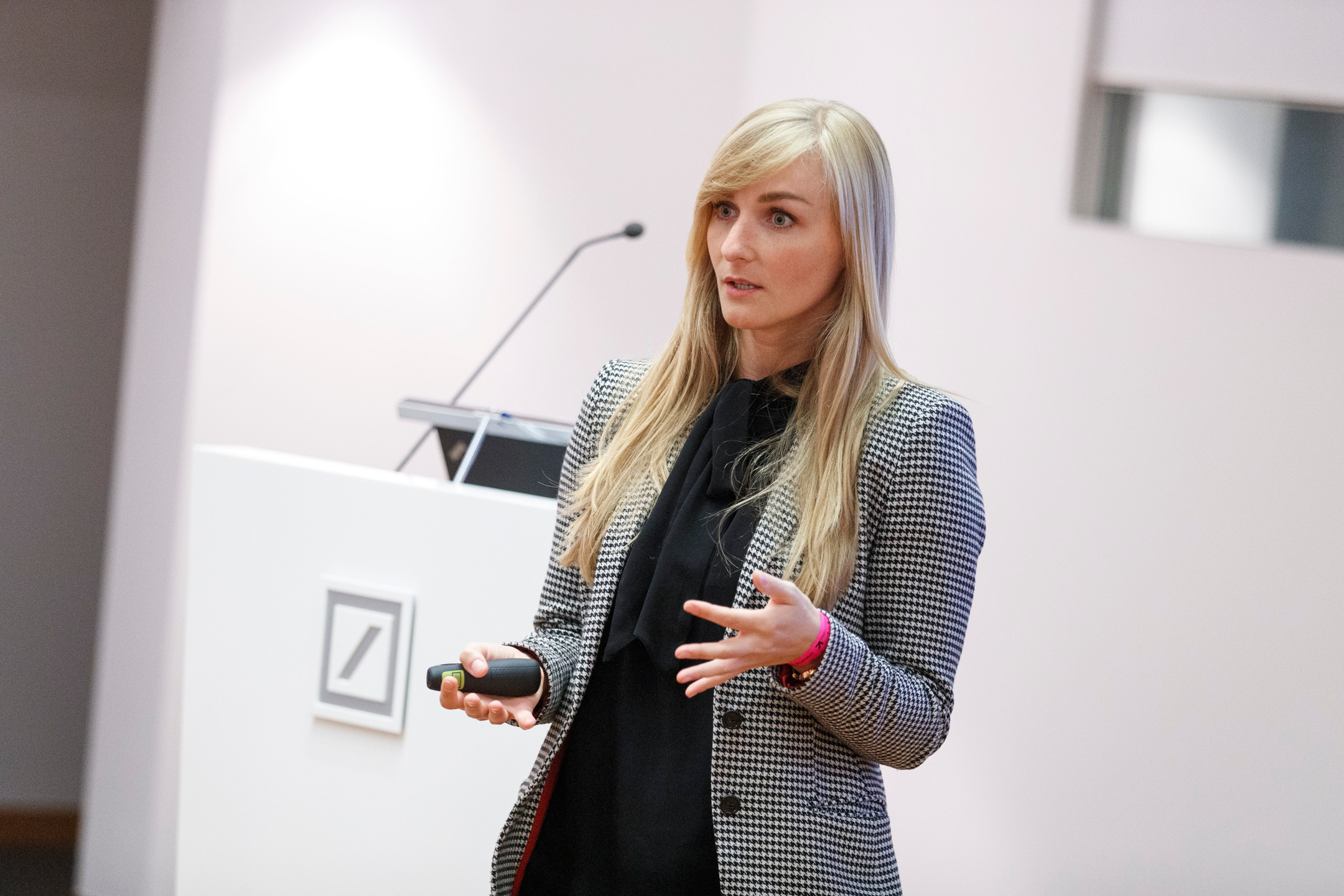 Startupnight 2017 Deutsche Bank's Atrium