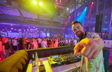 SUN X - Deutsche Telekom's Representative Office